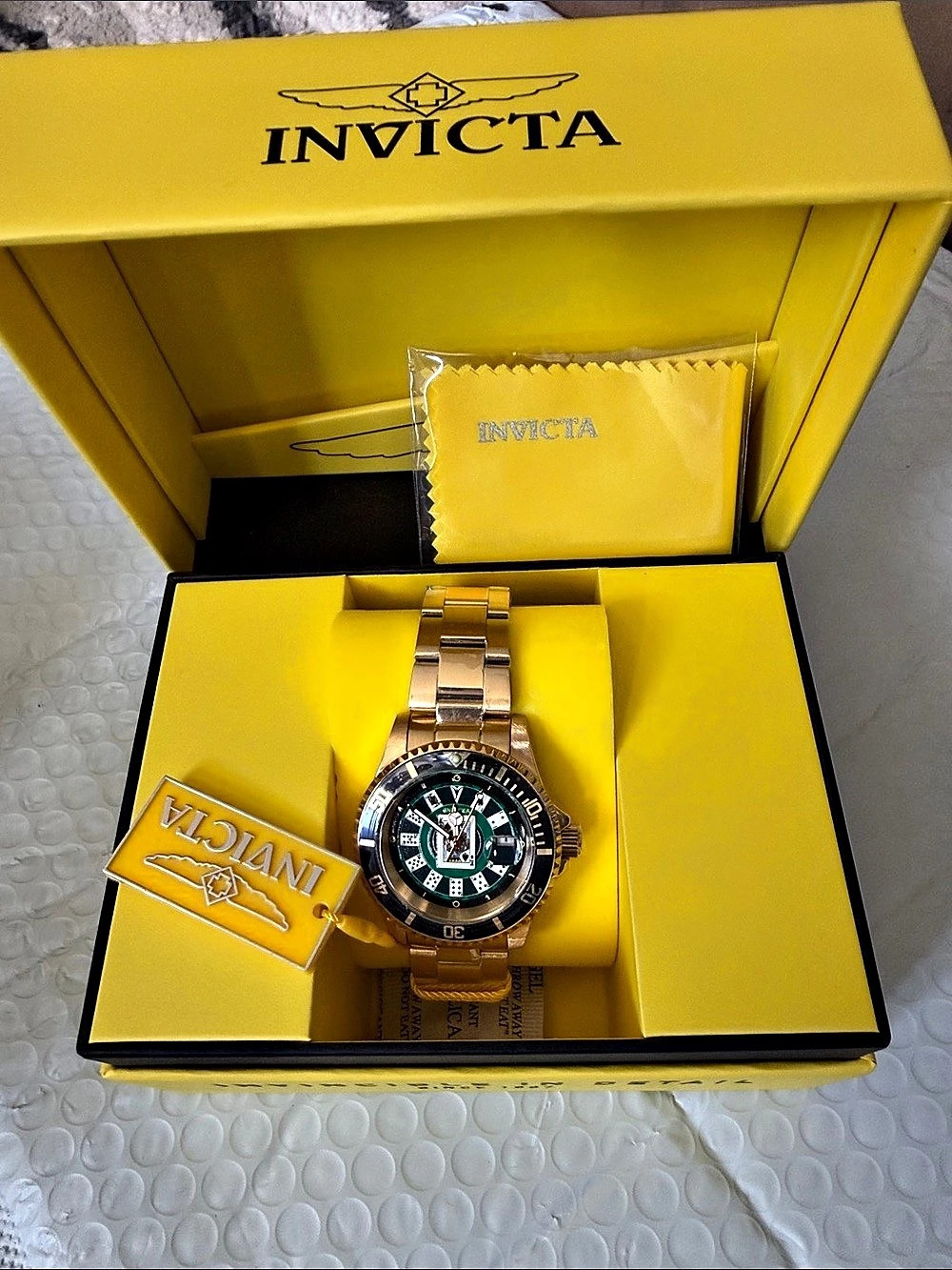 Invicta Pro Diver House of Cards Men's Watch - 40mm. Gold (50525)